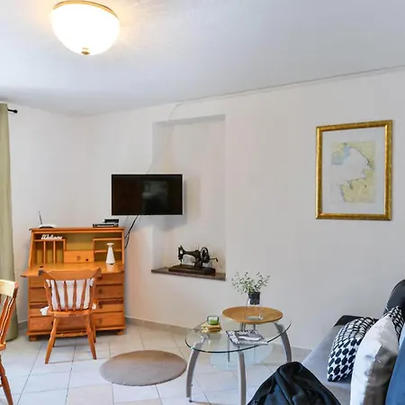 アパート 1 Bedroom Lovely In