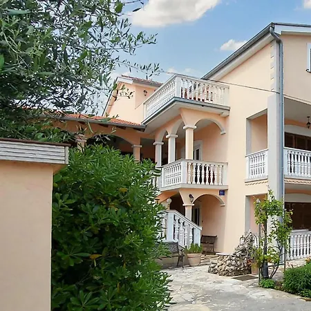 1 Bedroom Lovely In