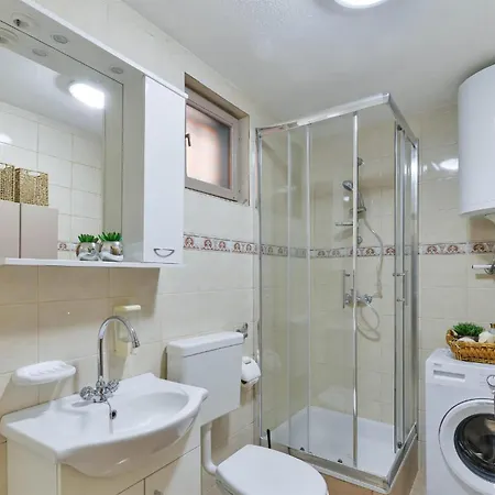 Beautiful In With Kitchen Zadar